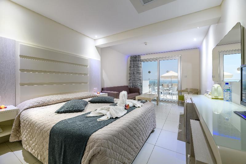Tasia Maris Oasis Hotel 3*