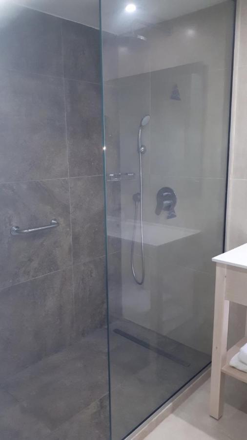 Aparthotel Karousos *