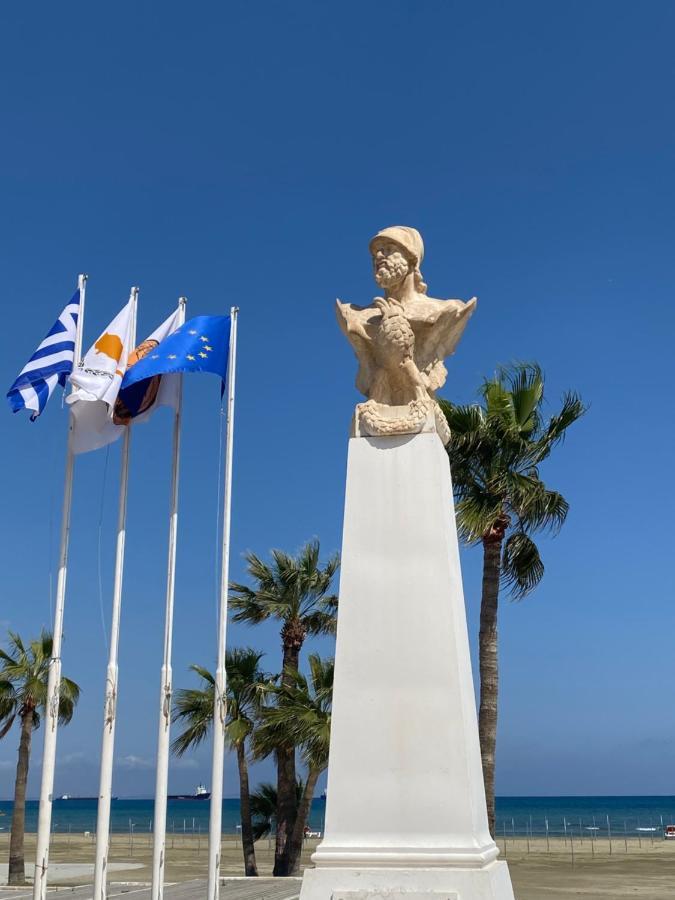 Alex 31 * Larnaca
