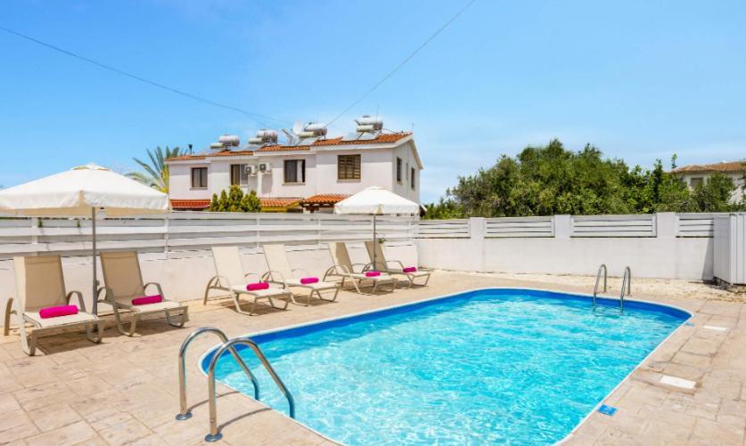 Sea Breeze Villa *