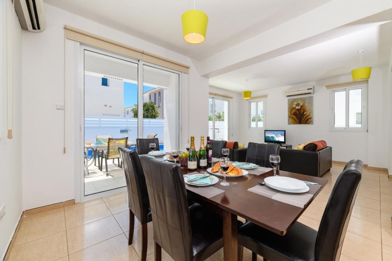 Avra Villas *