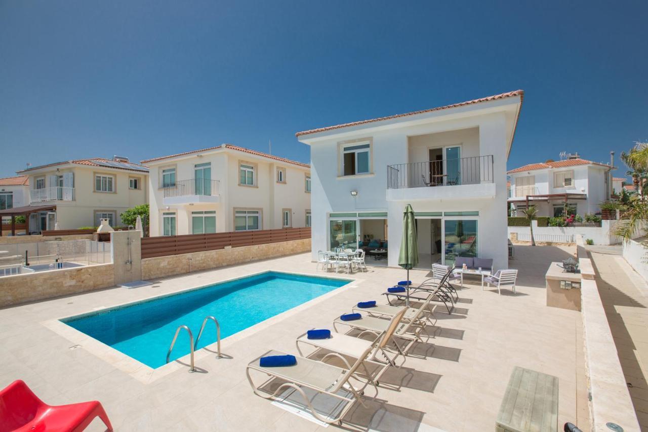 Shaye Front Line Holiday home *