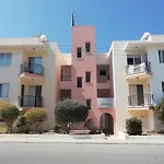 Athena And The Owl Beachside Apt