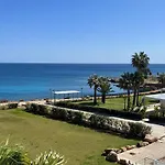 Magesticview Seafront Apartment