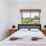 Villa Kathi By Ezoria Villas