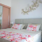 Luxurious Vacation Apartment With Private Jacuzzi