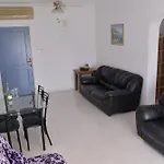 Paradise Gardens Cozy Oasis With Ac, Wifi, And Pool