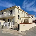 Nissi Villa