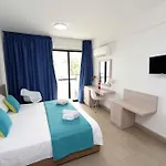 Finikoudes Sunrise Sea View Lux