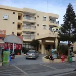 Trizas Apartments