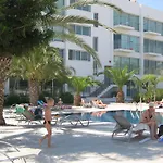 Coralli Spa Artemis Apartments