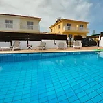 Nissi Villa Crystal
