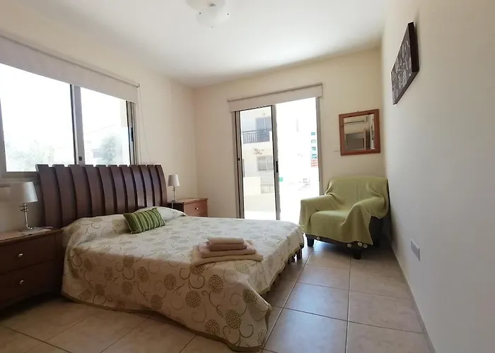 Lee Apartment