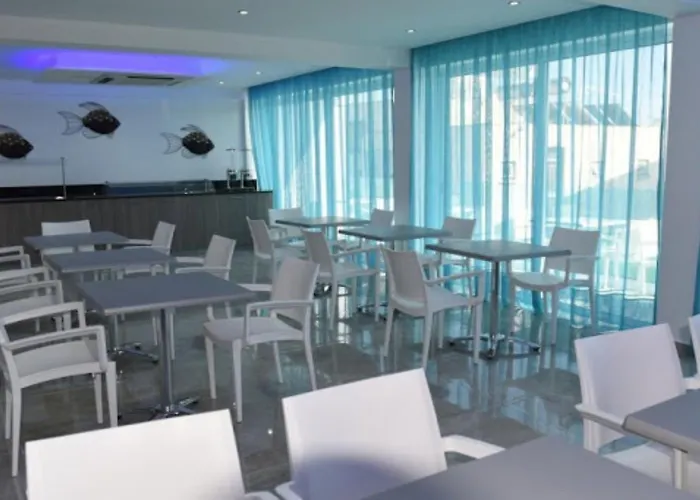 Sunny Blue Hotel