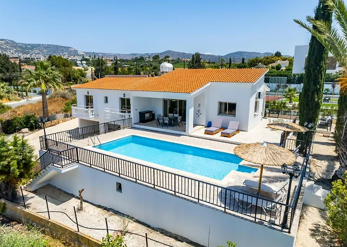 Villa Kathi By Ezoria Villas