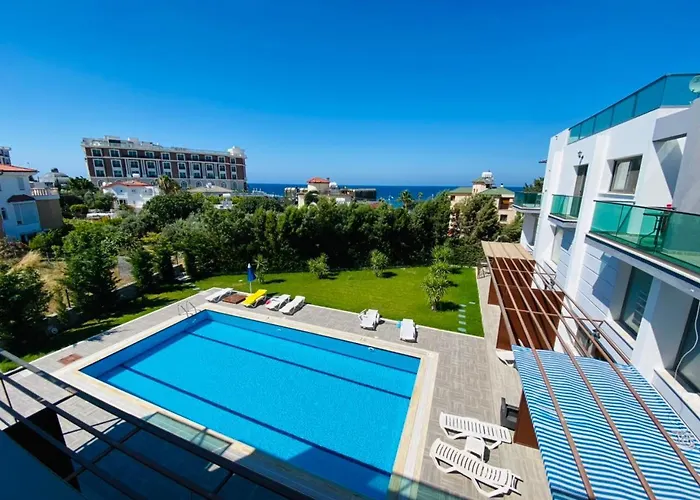 Seaview And Mountainview Studio