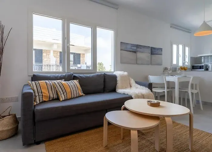 Harbour Central 1 Bedroom Steps From Beach And Nightlife