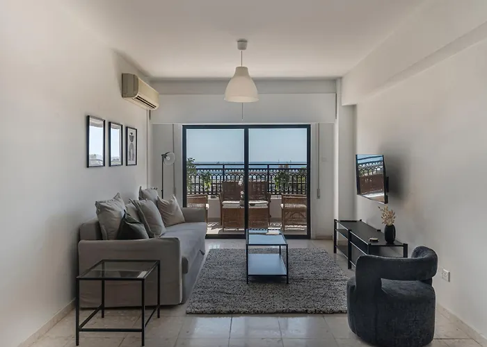 Phaedrus Living Seaview Phinikoudes Flat