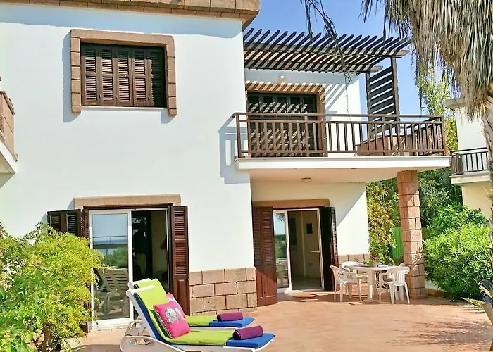 Larnaka Beach House 3