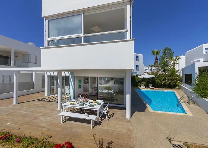 Oceania Villa