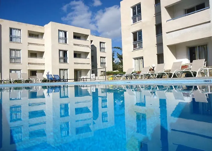 Daphne Hotel Apartments (Adults Only)