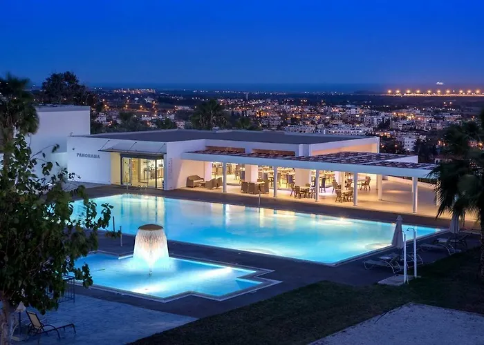 Royal Blue Hotel & Spa