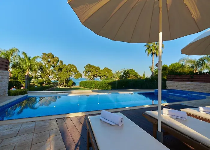 Beach Front Bella Vista By Ezoria Villas