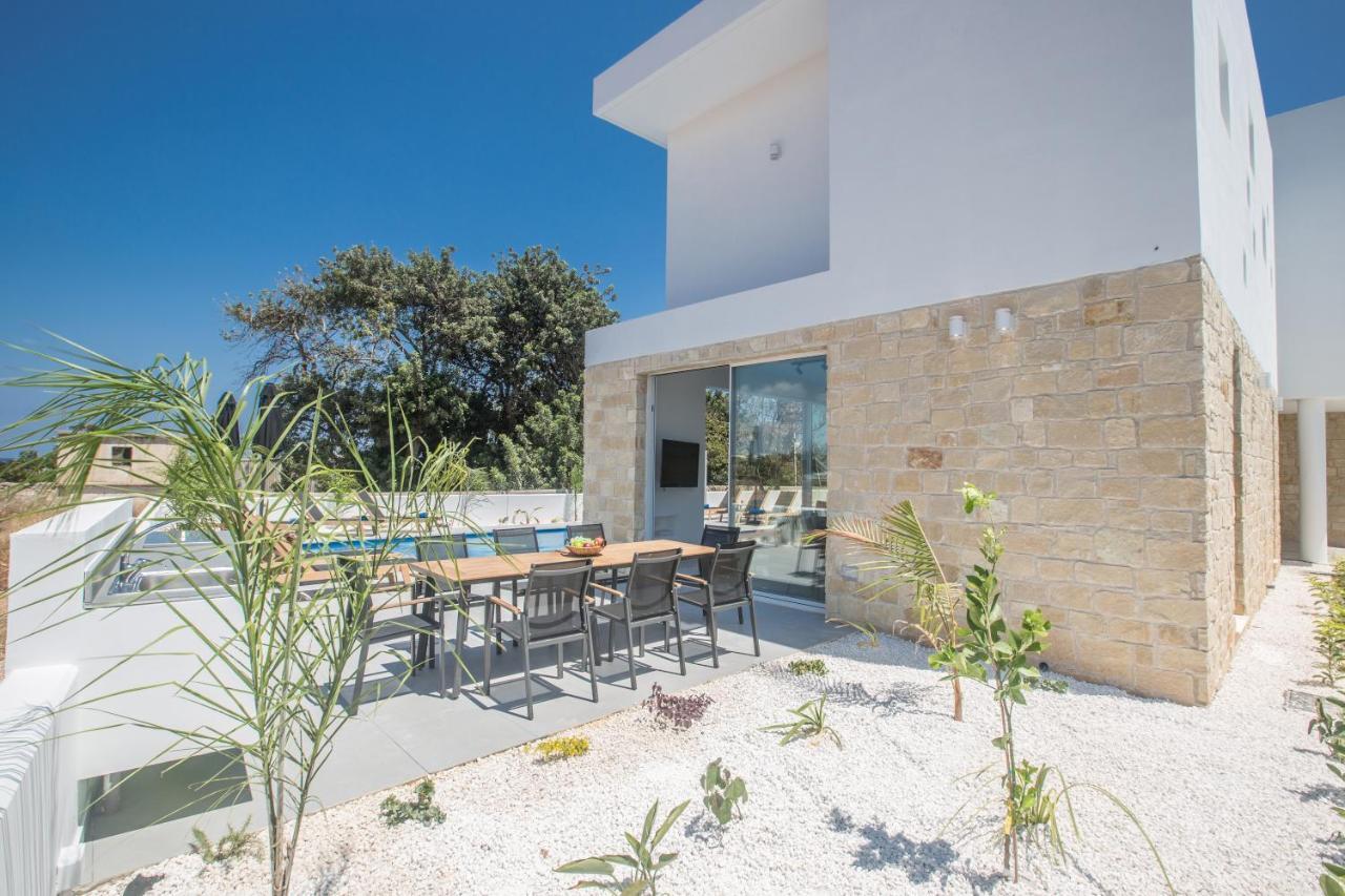 Vie Bleu * Protaras