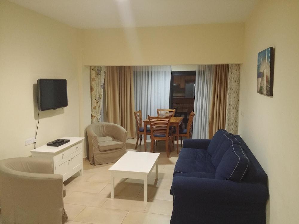 Royal Blue Hotel & Spa Hotel