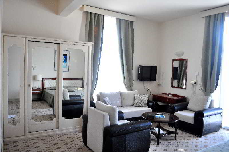 Dome 4*