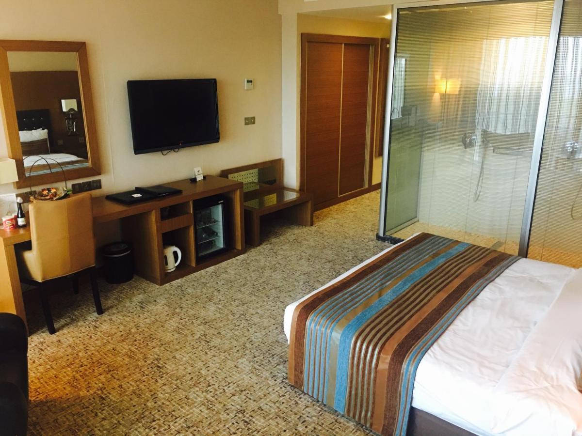 Korineum Golf & Hotel