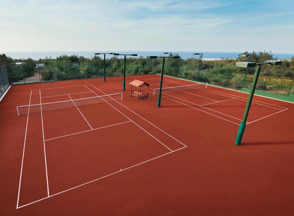 Korineum Golf & 4*