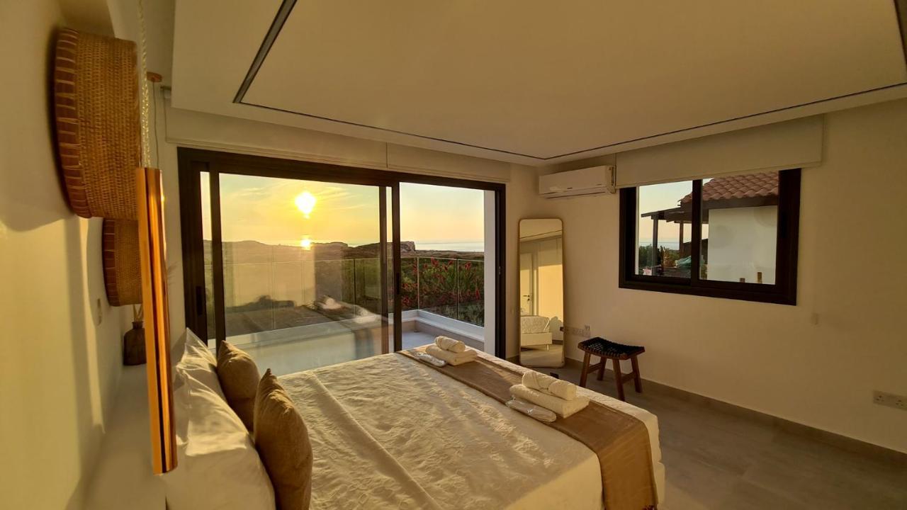 Phaedrus Living: Seaview Luxury Venus Villa *