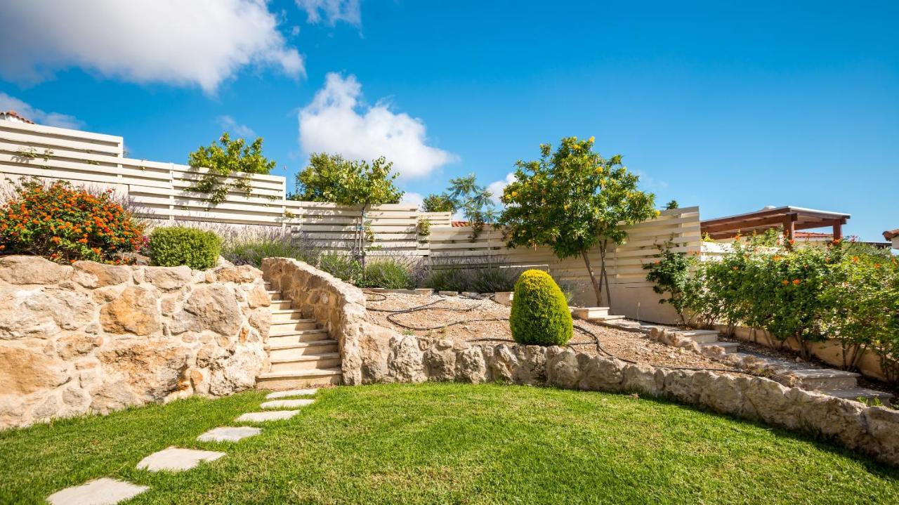 Aphrodite Gardens #8 *