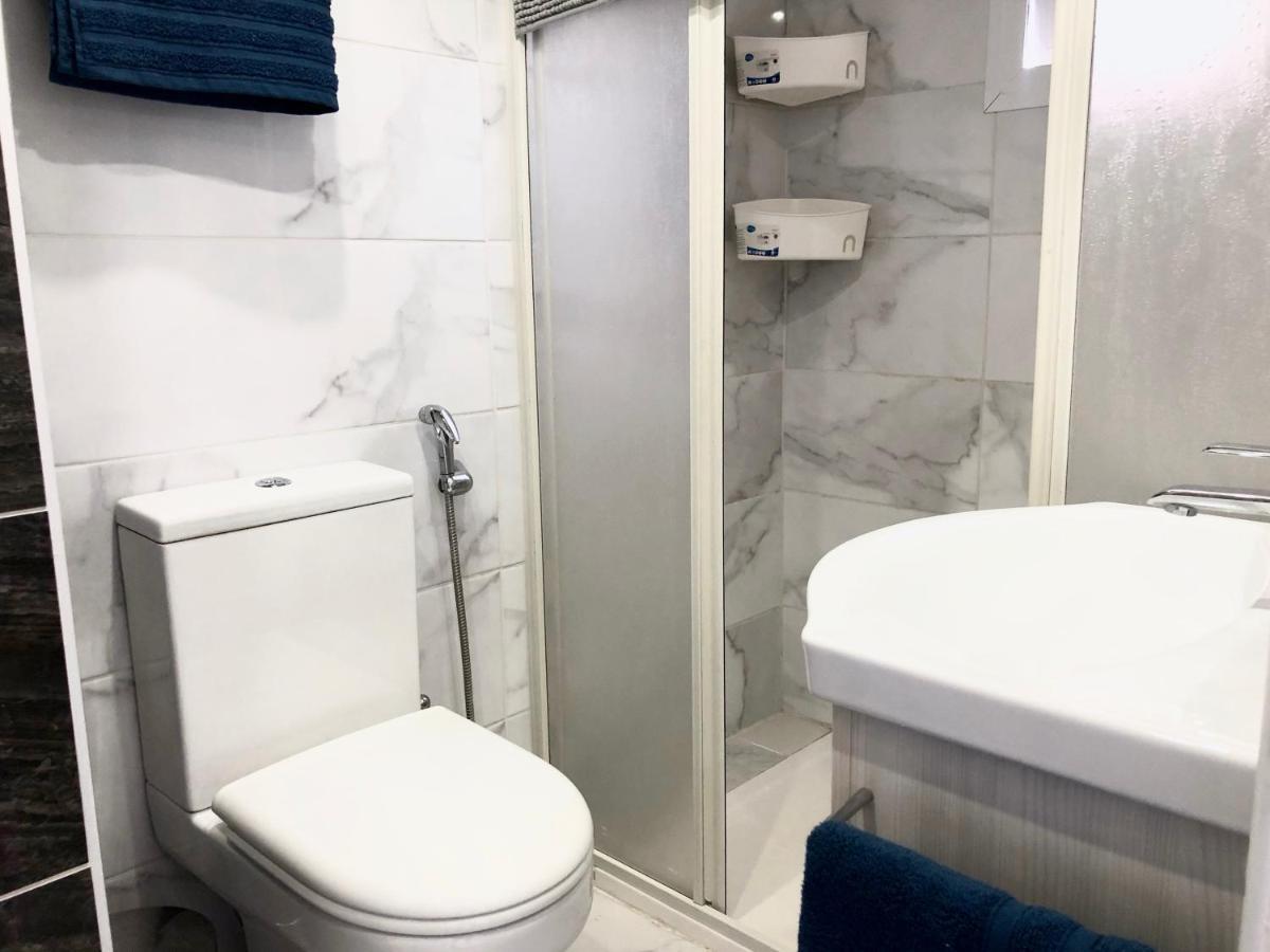 Seafront - 2 Bedroom Modern *