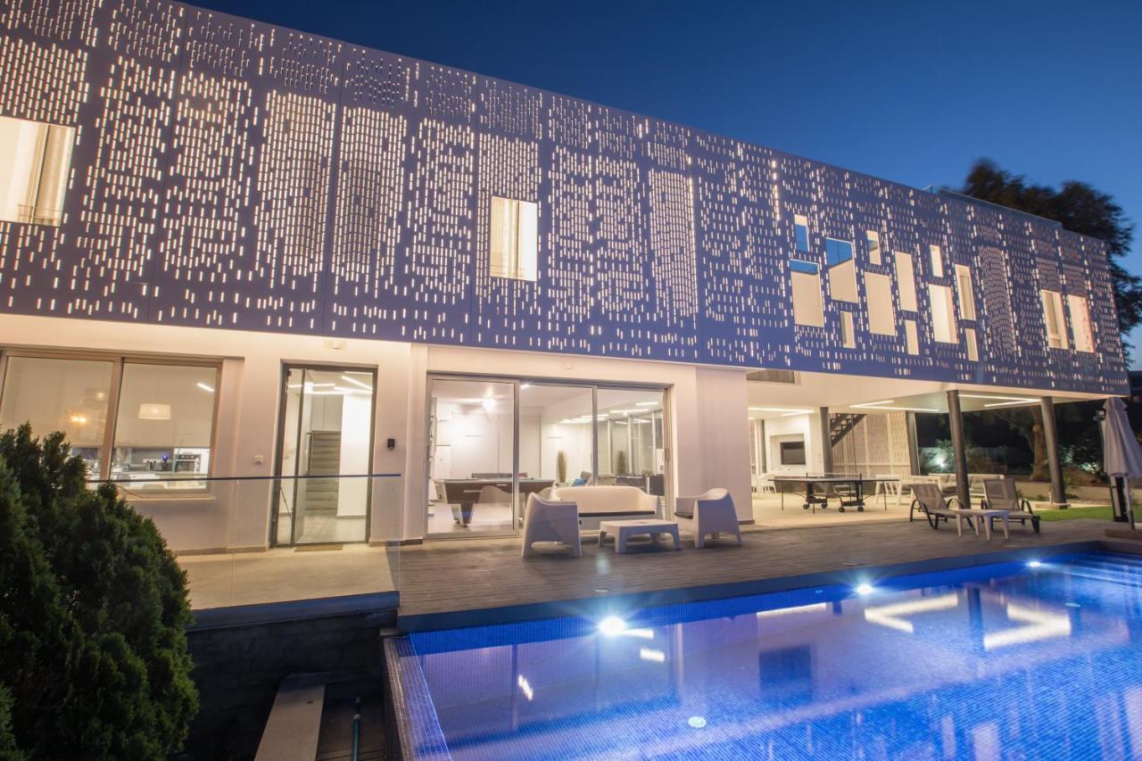 Chloe Luxury Villa *