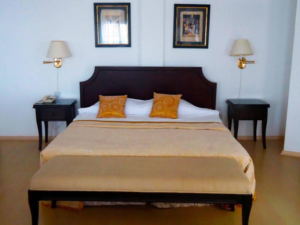 Ada Hotel