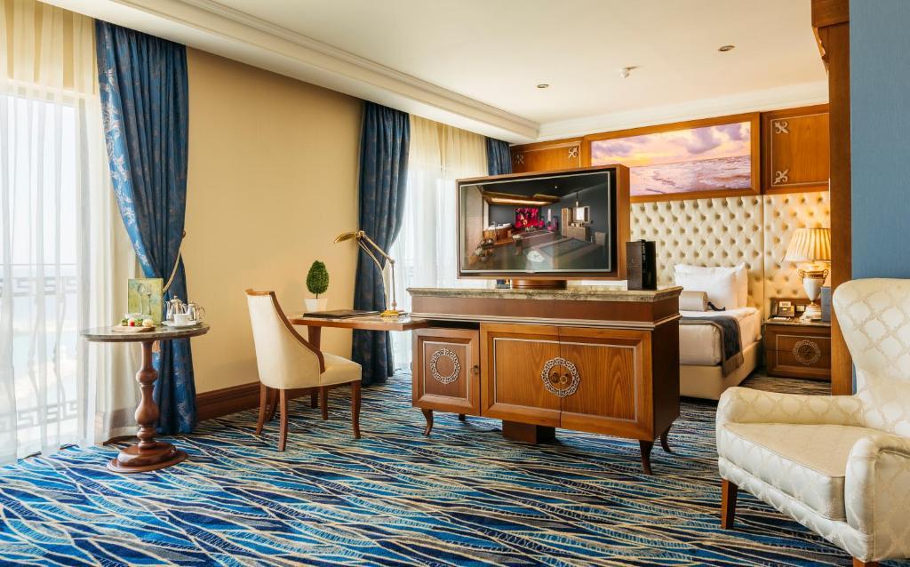 Lord's Palace 5*