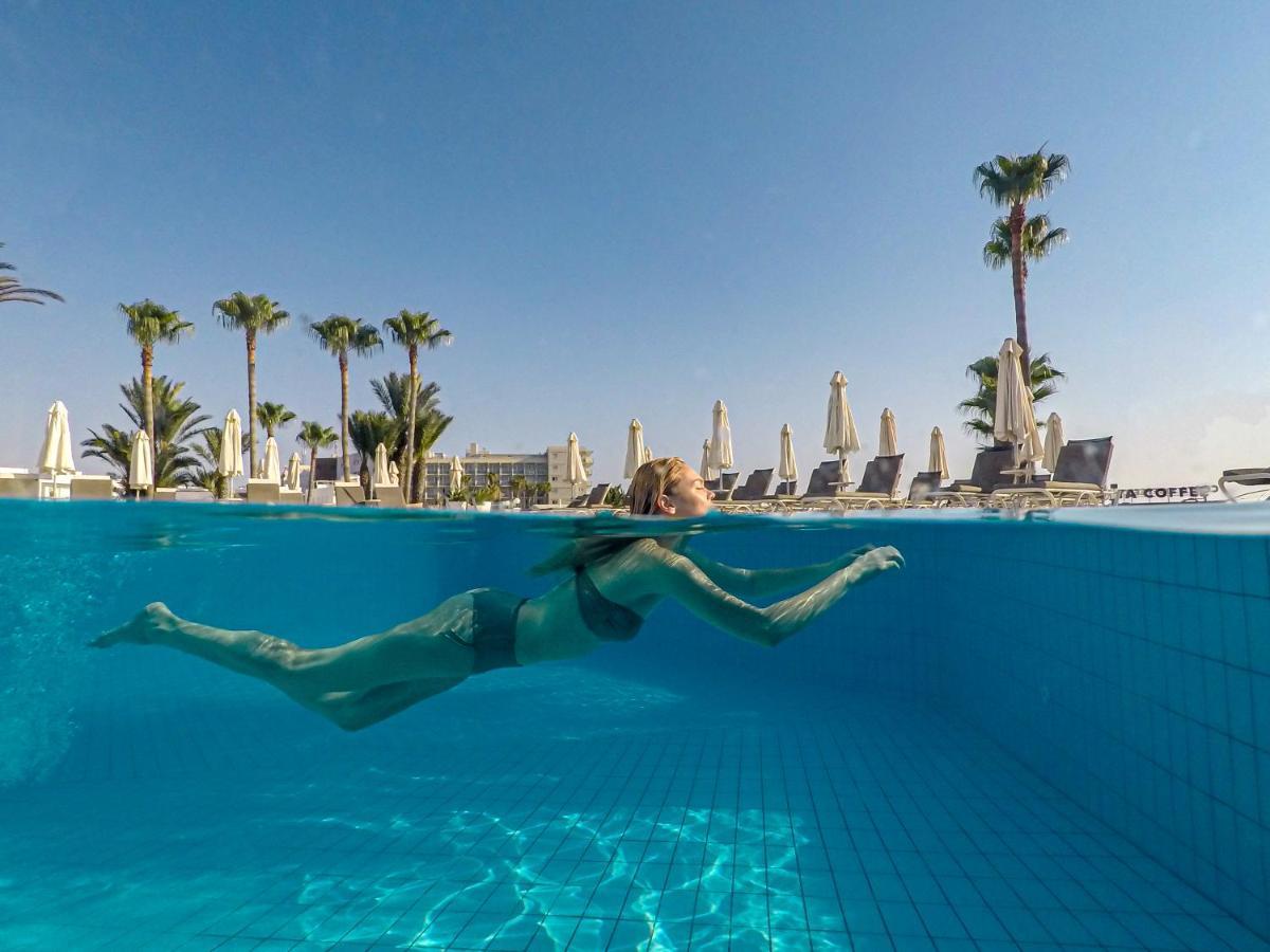 Infinity Blu - Designed For Adults By Louis 4*
