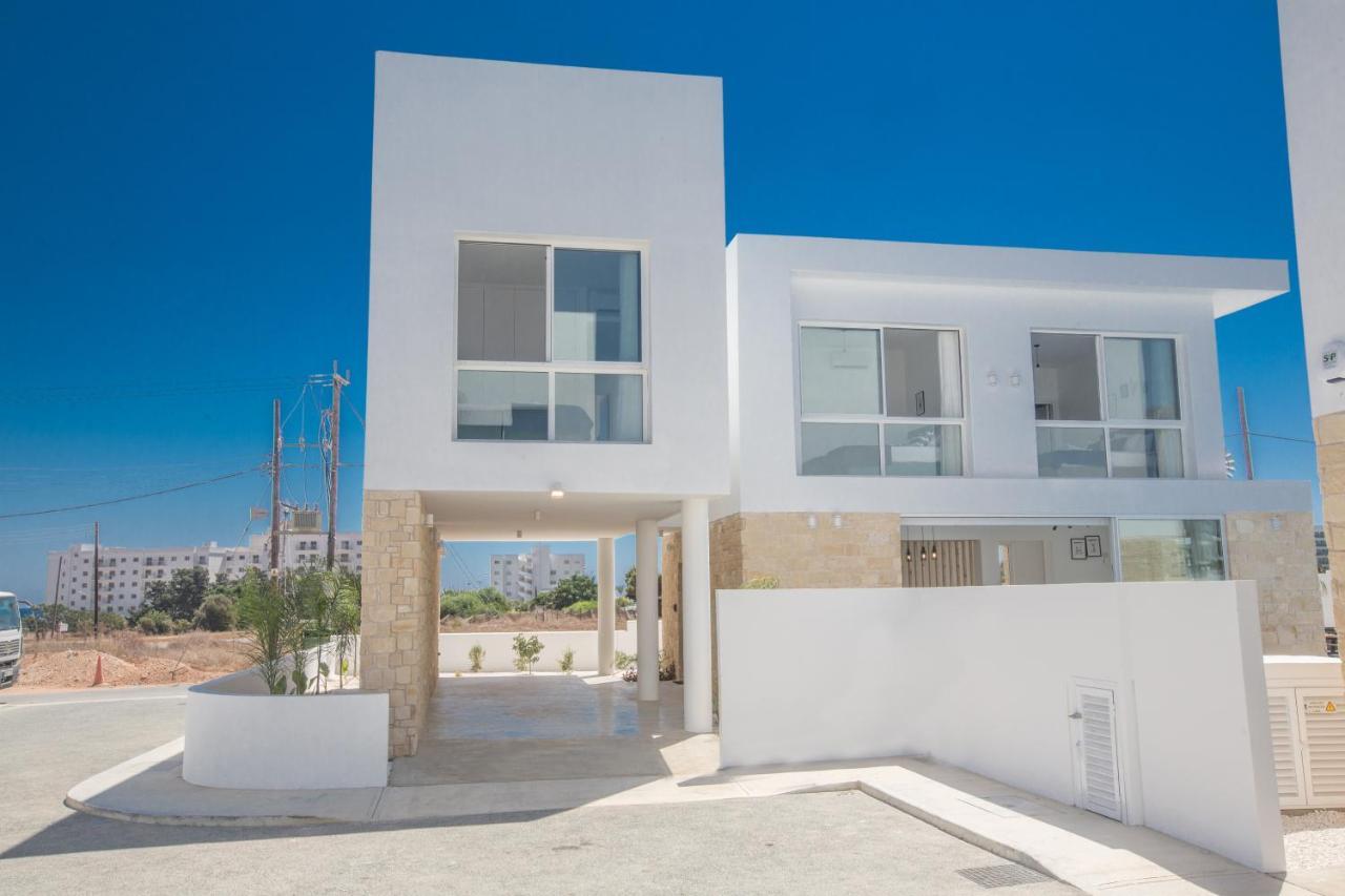 Vie Bleu * Protaras