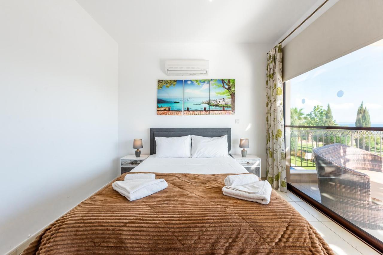 Villa Sea Front Oceanus H2 By Ezoria