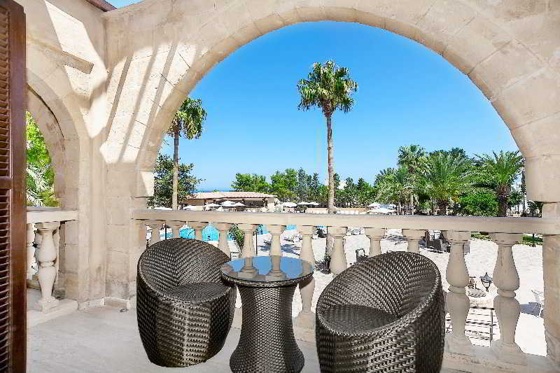 Le Chateau Lambousa Hotel 4*