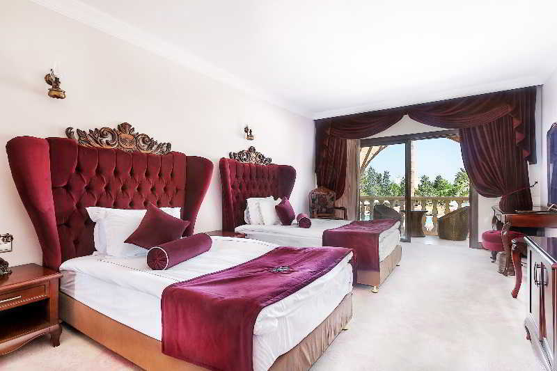Hotel Le Chateau Lambousa