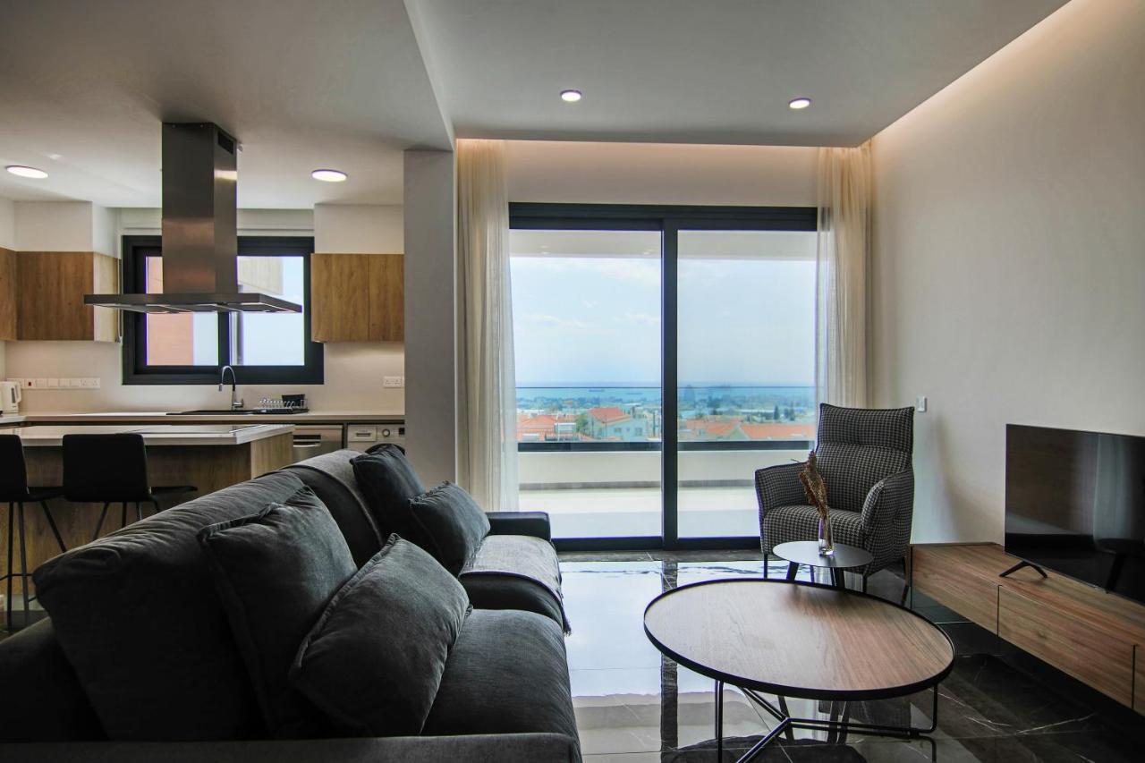 Phaedrus Living: Sea View Anna 301 Apartment *