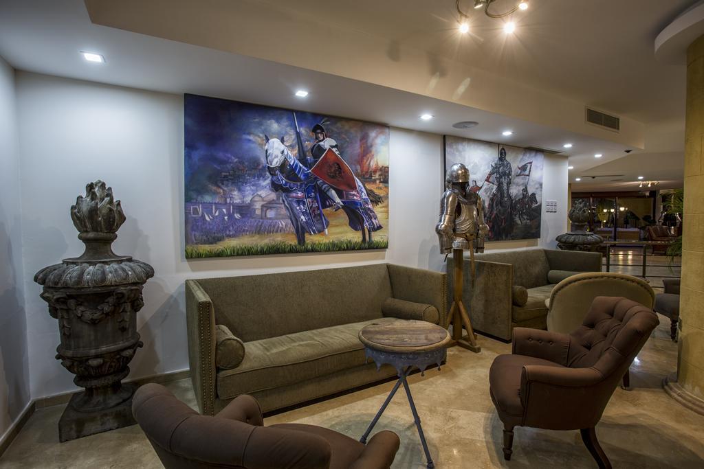 Hotel Le Chateau Lambousa