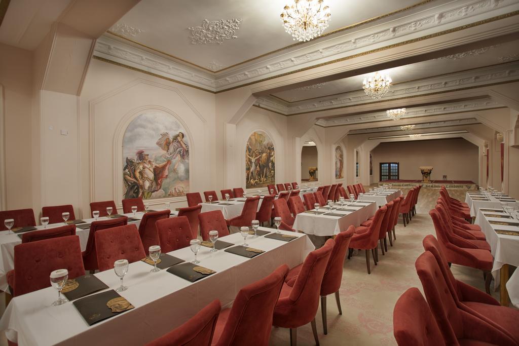 Hotel Le Chateau Lambousa