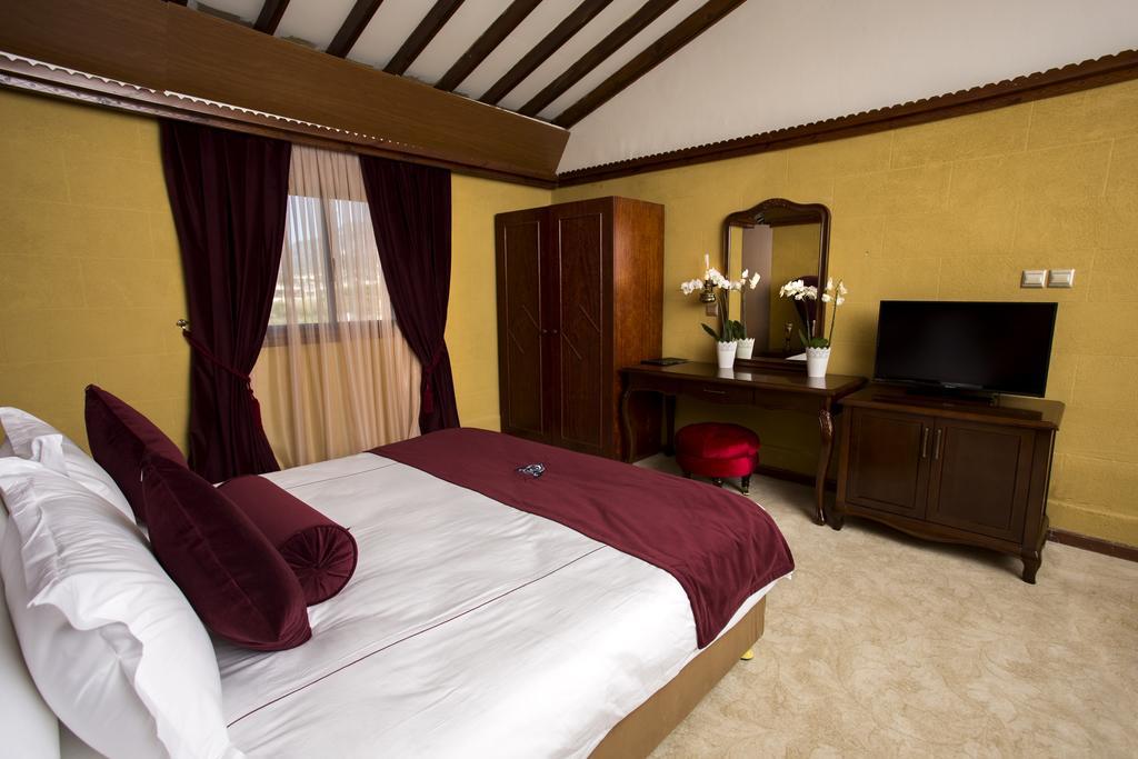 Hotel Le Chateau Lambousa Lapithos (Northern Cyprus)