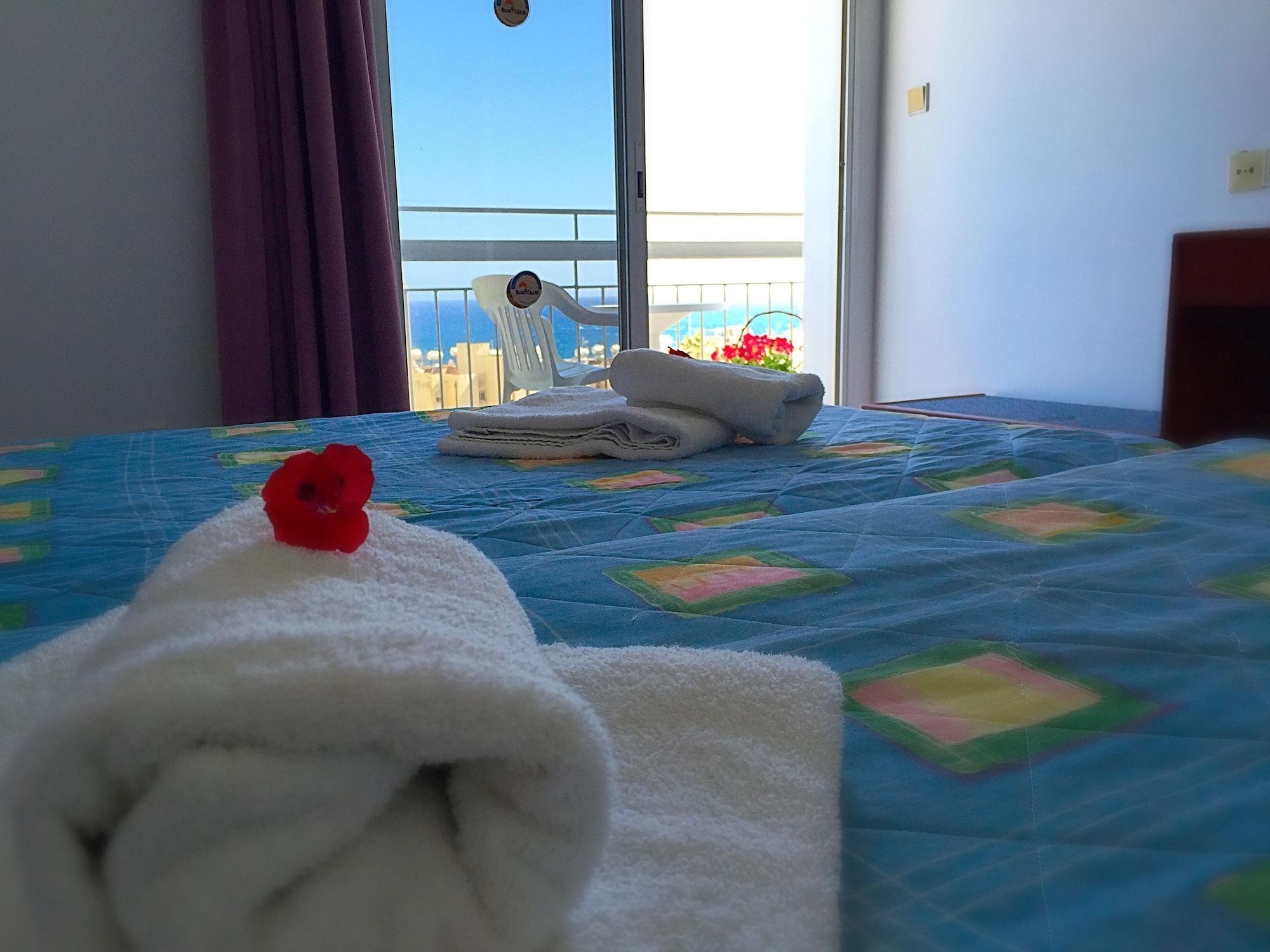 Aparthotel Blue Crane Apts 3*