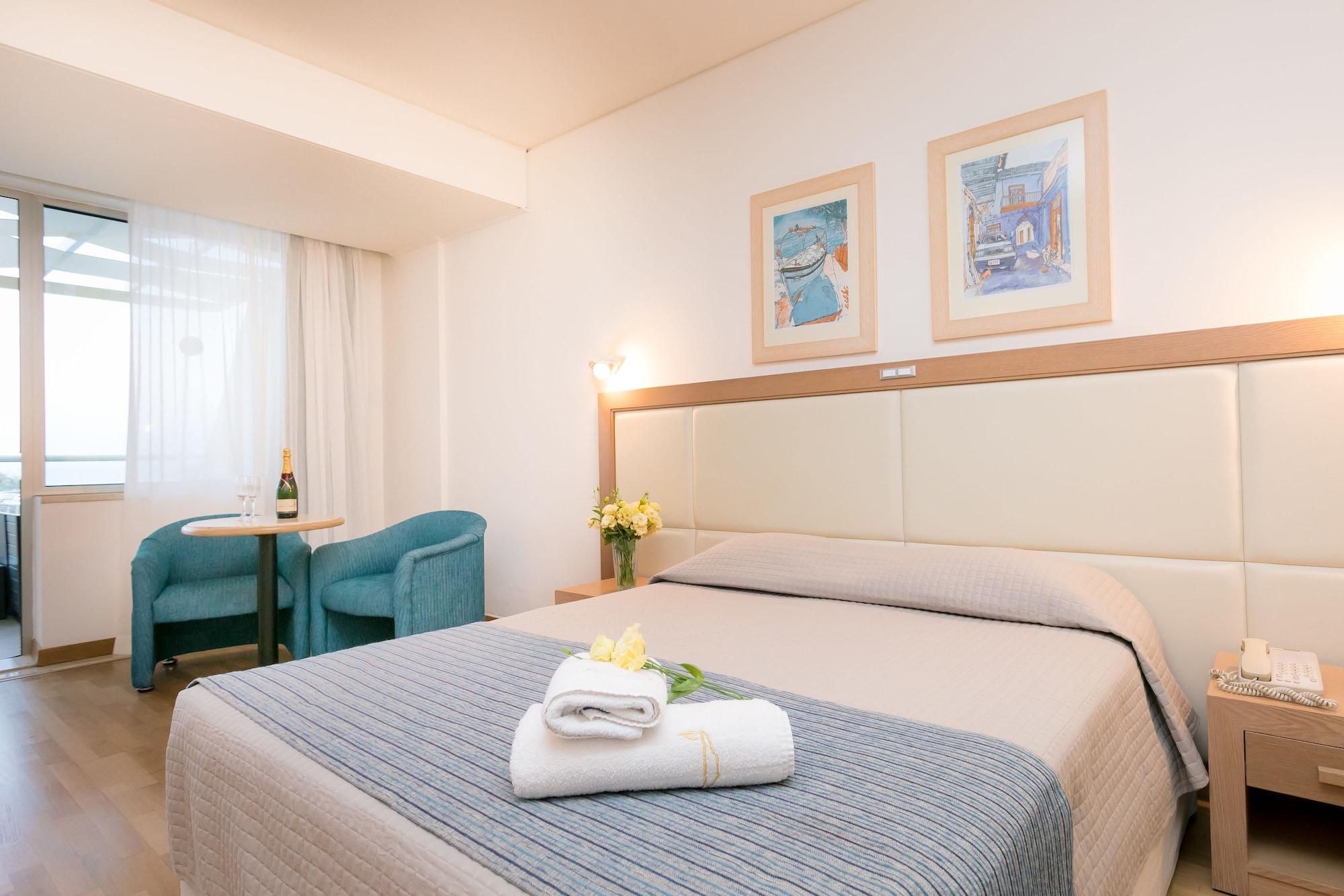 Golden Coast Resort 4*