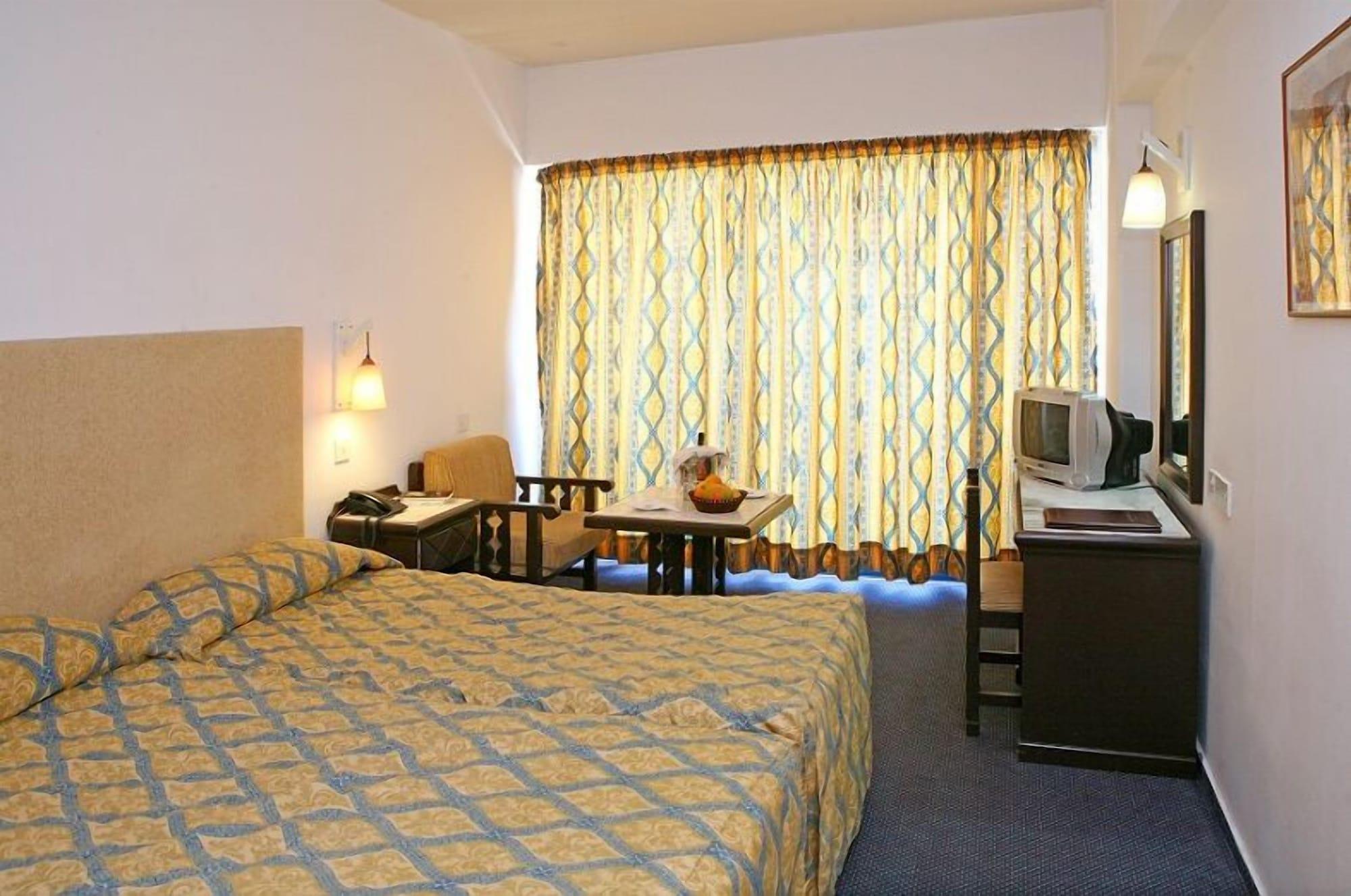 Hotel Navarria Blue 3*
